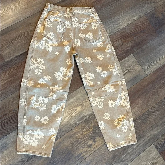 NWT barrel jeans small - Picture 5 of 5